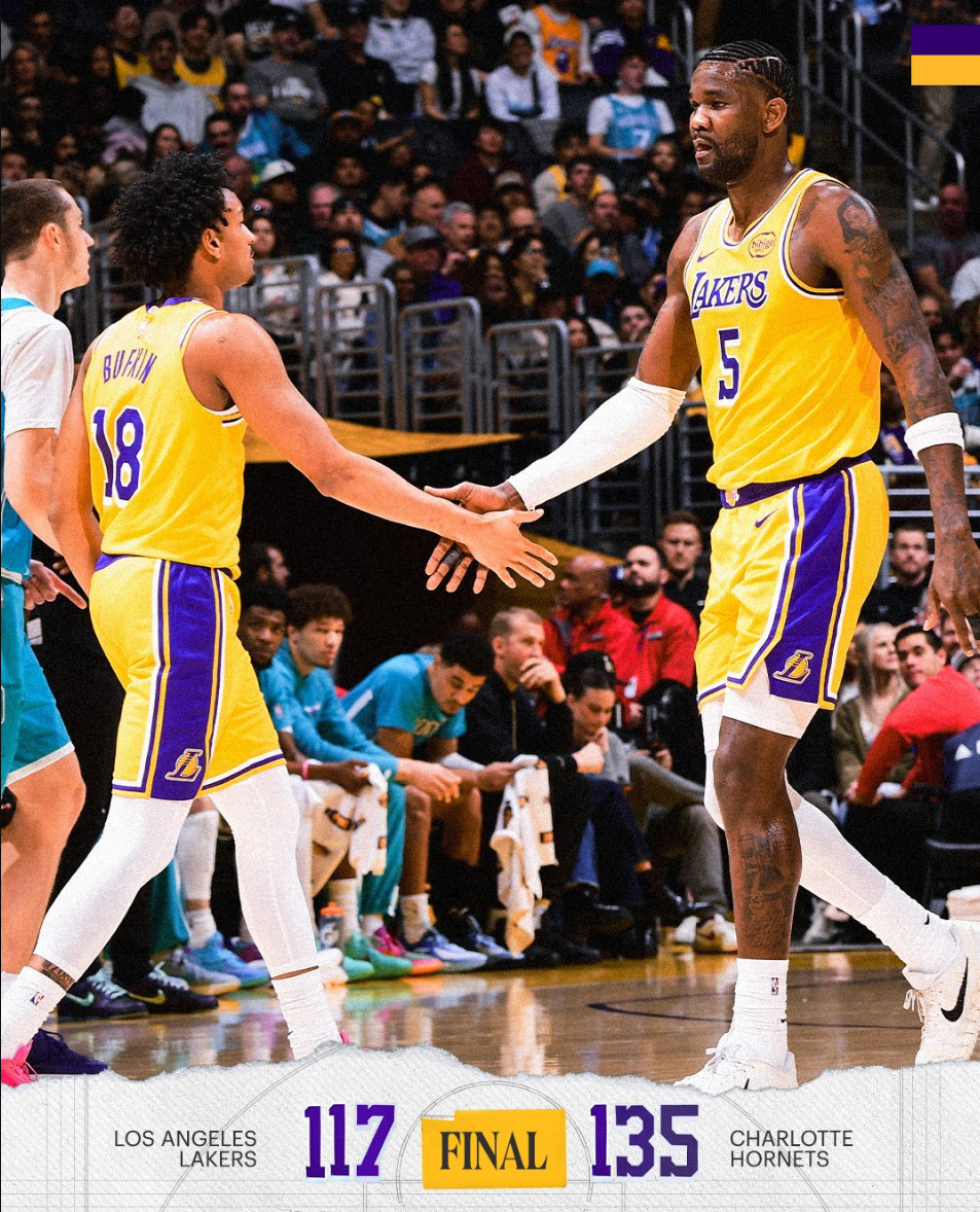 星空体育足球-末节连中续命球仍惨败！41岁勒布朗沮丧直接回更衣室：空砍29+9+6