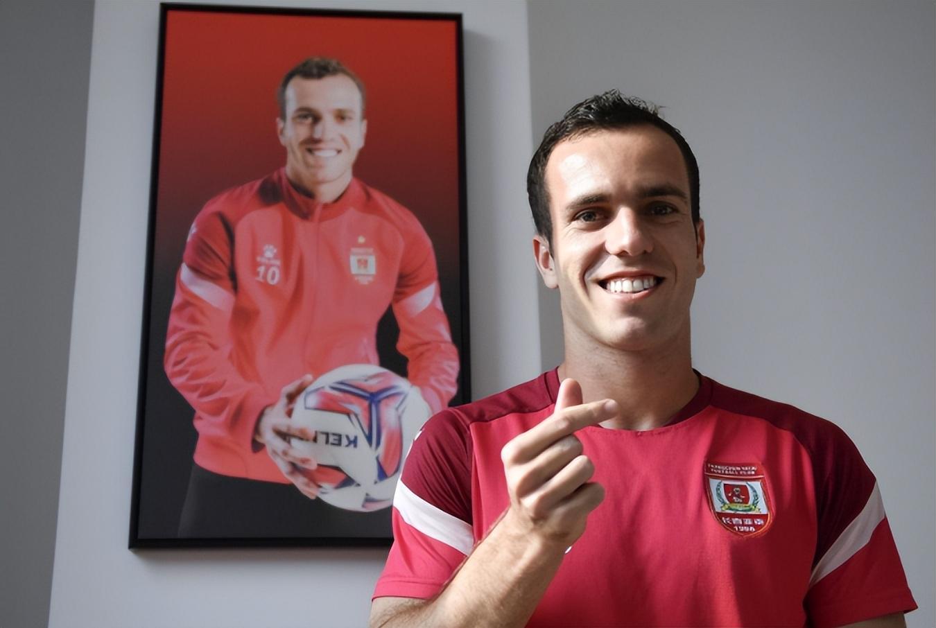 星空体育足球-国安门将位置离队第一人预测！前些年就归化入籍，却一直踢不上球